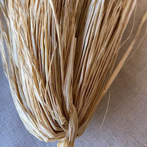 3 of 3: Trimmed Natural Raffia Bundle (300 grams)