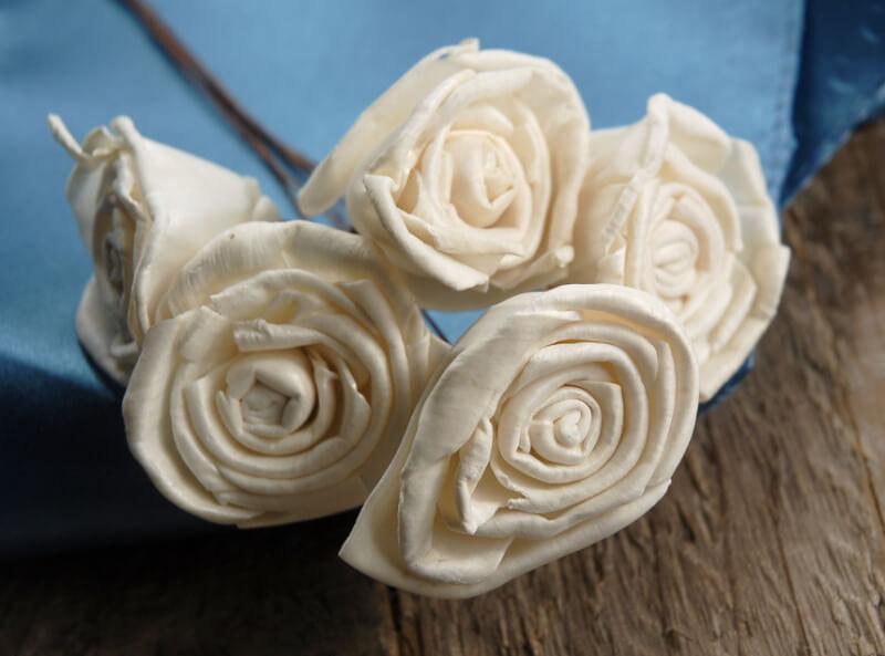 white sola roses wired stems 5 flowers